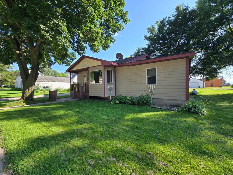 524 Clara Av, Murdock, MN 56271