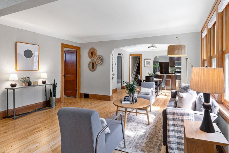 3004 E Minnehaha Pw, Minneapolis, MN 55406
