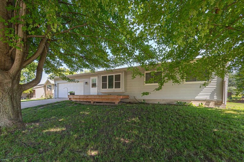 506 Miller Ln, Saint Clair, MN 56080