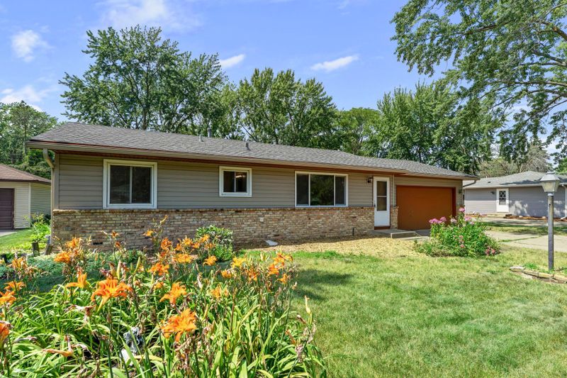 4351 Rahn Rd, Eagan, MN 55122