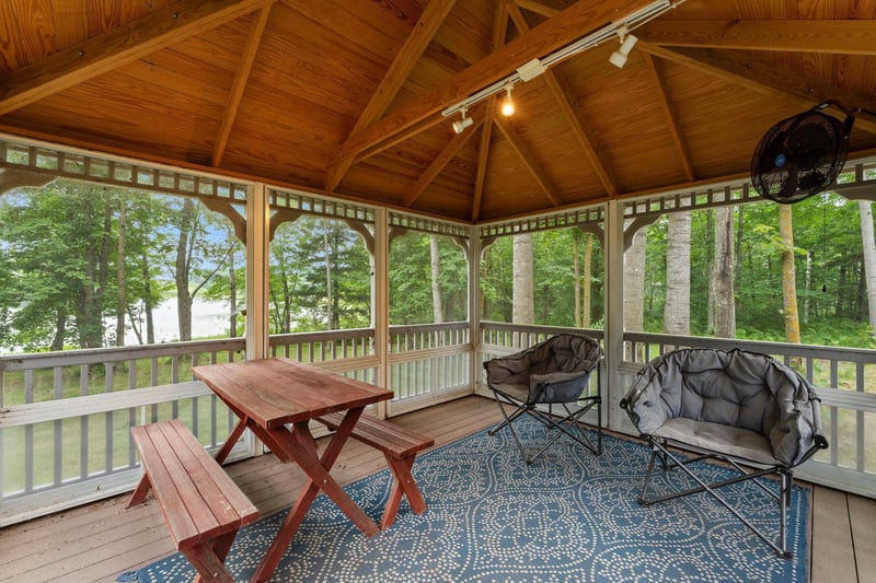 N2109 Sunset Pines Dr, Sarona, WI 54870