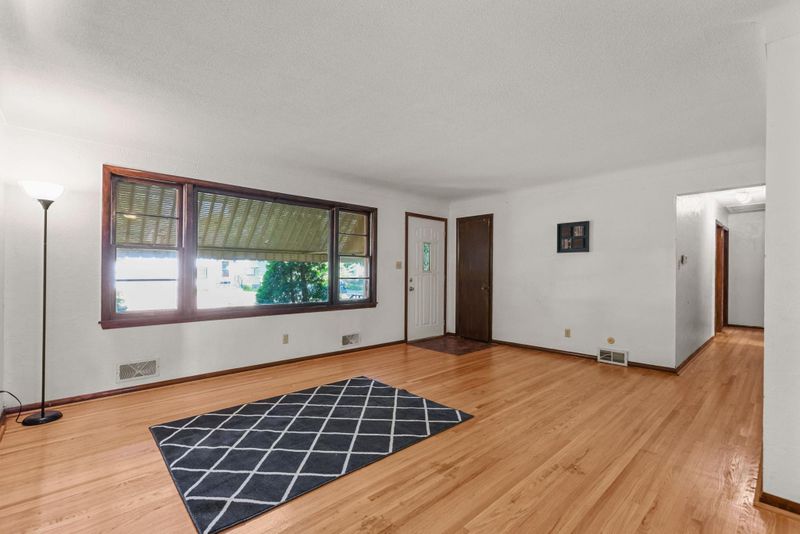 2158 Nortonia Ave, Saint Paul, MN 55119