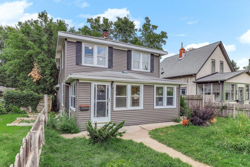 4010 Thomas Ave N, Minneapolis, MN 55412