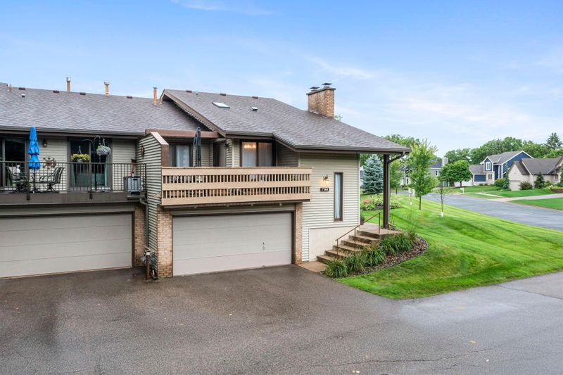 7168 W 113th St, Bloomington, MN 55438