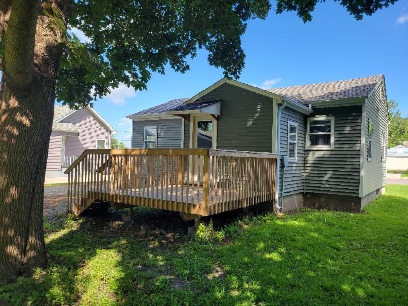390 N Broadway, Wells, MN 56097