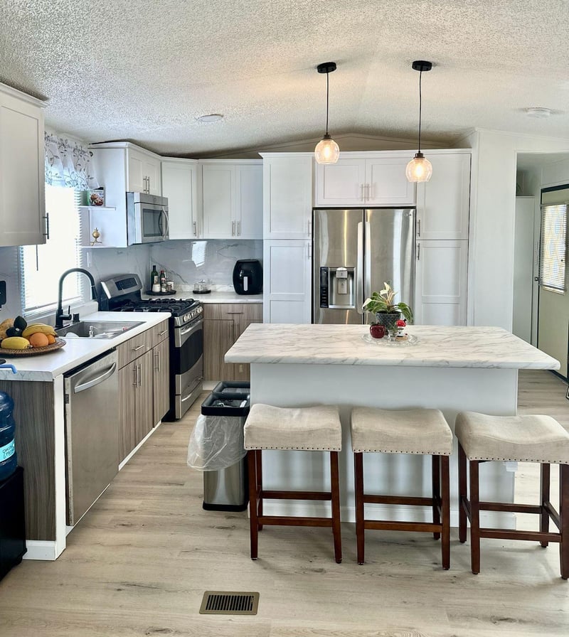 112 Kingsway Dr, North Mankato, MN 56003
