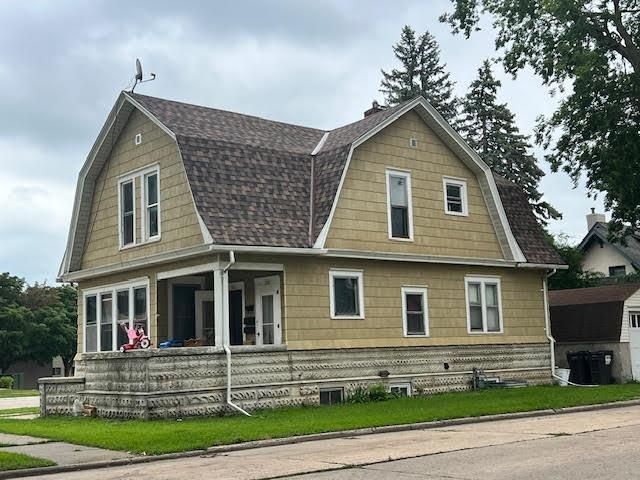 711 1st Dr NW, Austin, MN 55912