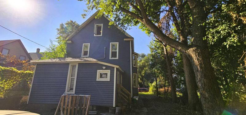 101 Manitoba Ave, Saint Paul, MN 55117
