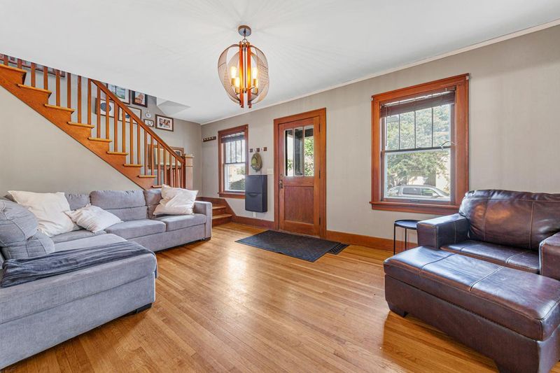 304 6th Ave NW, Faribault, MN 55021