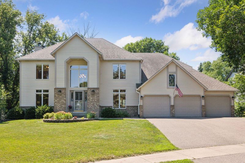8943 Sylvan Rg, Eden Prairie, MN 55347