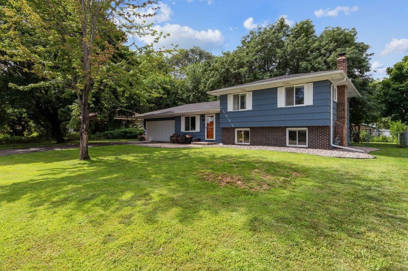 16573 Flagstaff Way W, Lakeville, MN 55068