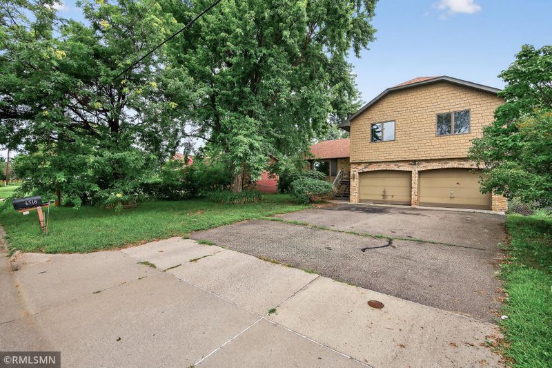 6518 W River Rd, Brooklyn Center, MN 55430