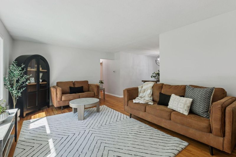 2182 Garnet Point, Eagan, MN 55122