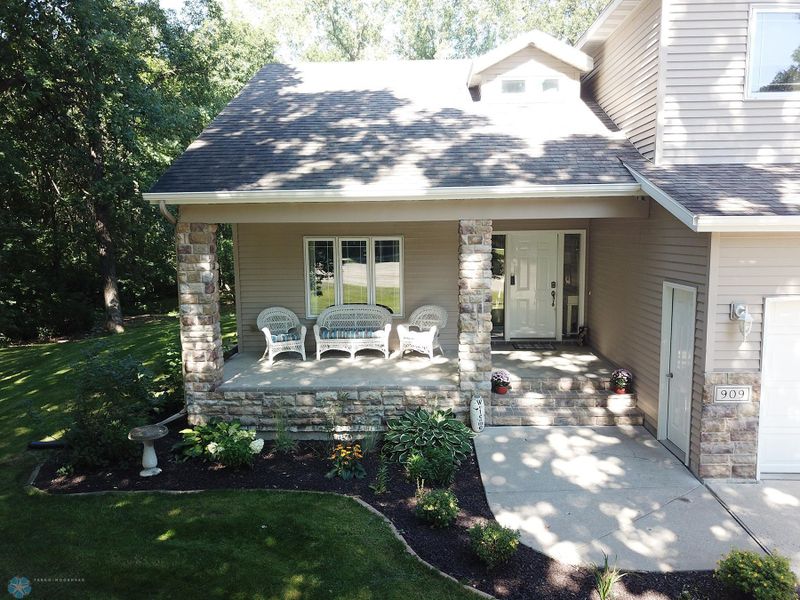 909 40th Ave N, Moorhead, MN 56560