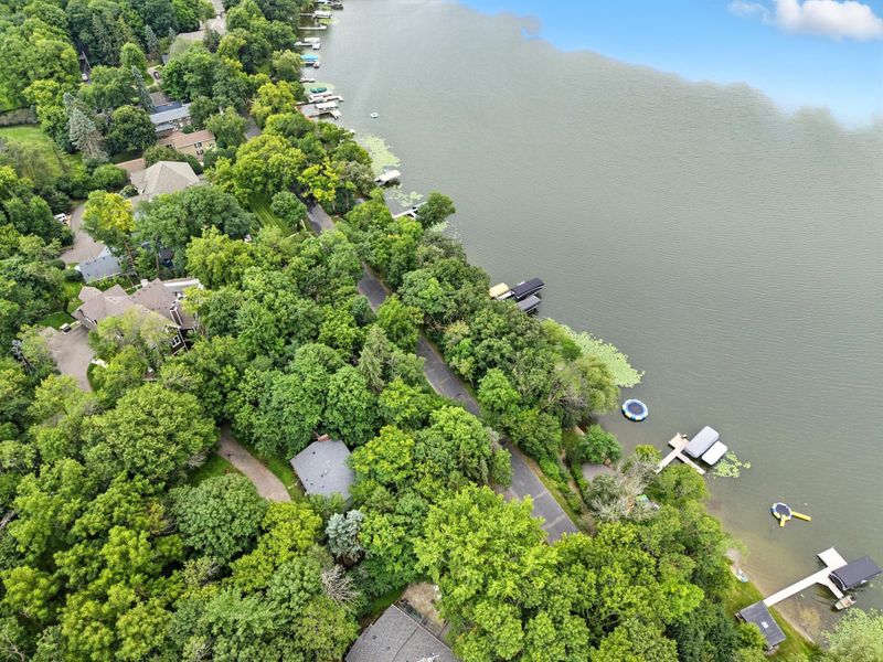 570 Pleasant View Rd, Chanhassen, MN 55317