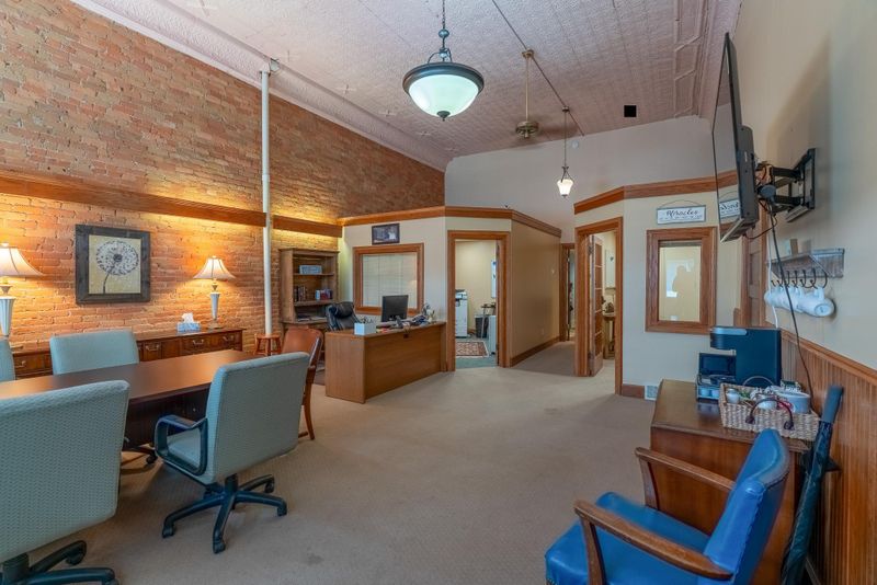 132 S Broadway, Wells, MN 56097