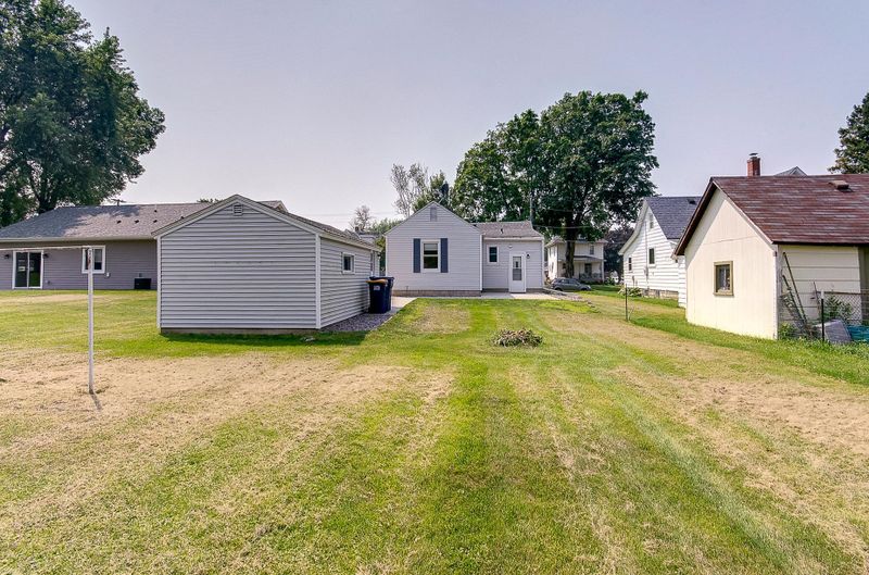 409 Bullis St, Kenyon, MN 55946