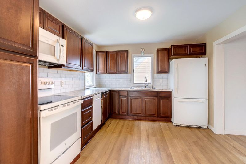 409 Bullis St, Kenyon, MN 55946