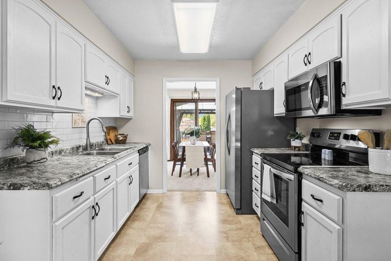 10890 108th Pl N, Maple Grove, MN 55369
