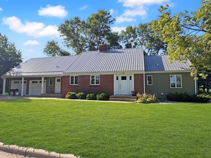 901 Clarke St, Walnut Grove, MN 56180