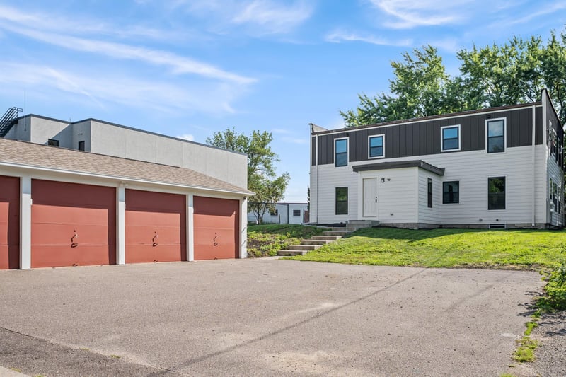 3379 Brownlow Ave, Saint Louis Park, MN 55426