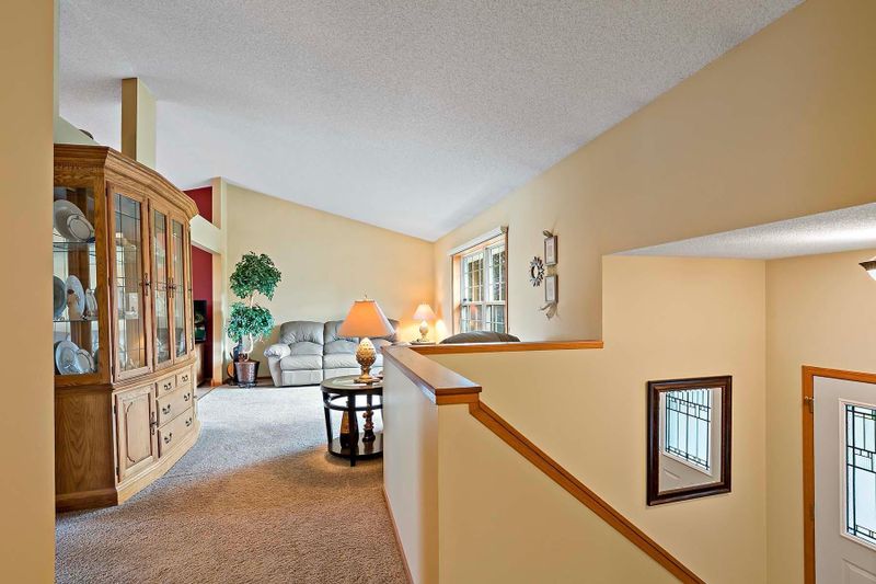 17480 Five Oaks Dr, Farmington, MN 55024
