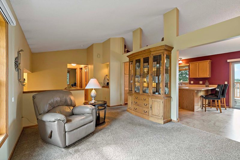 17480 Five Oaks Dr, Farmington, MN 55024