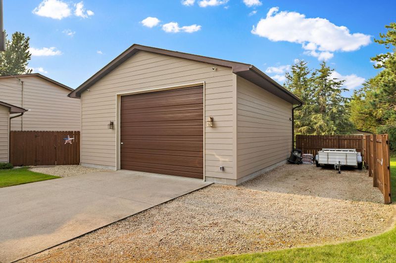 445 196th Ln NE, Cedar, MN 55011