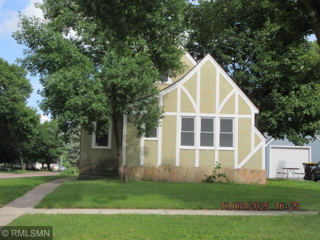 12 6th Ave SE, Fairfax, MN 55332