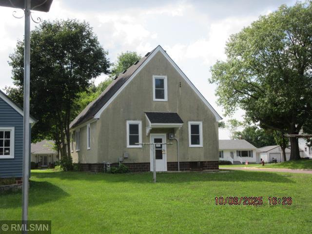 12 6th Ave SE, Fairfax, MN 55332