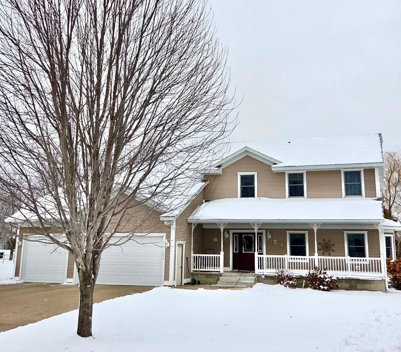 202 Park Ct, Albany, MN 56307