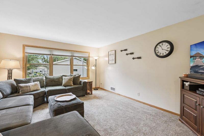 709 Ridge Dr SE, Saint Michael, MN 55376