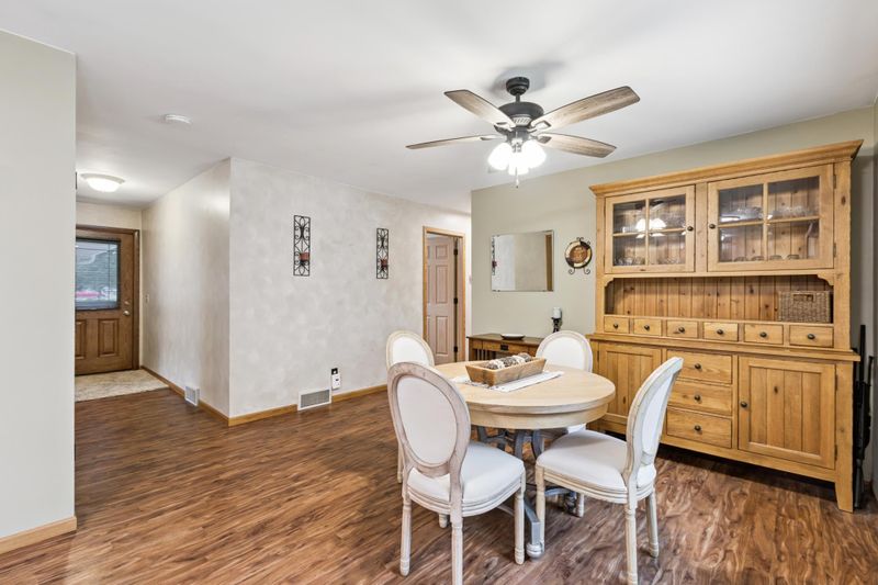 709 Ridge Dr SE, Saint Michael, MN 55376