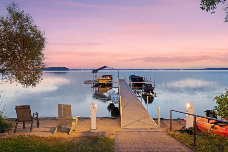 155 Lakeshore Cir, Waconia, MN 55387