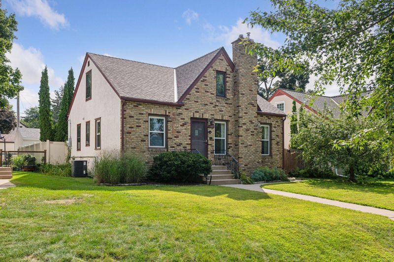 5645 Grand Ave S, Minneapolis, MN 55419
