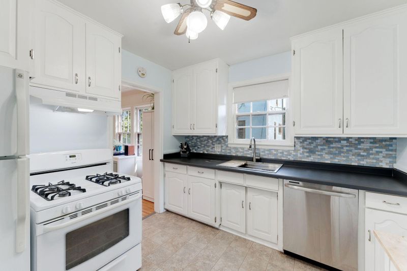 40 Belvidere St W, Saint Paul, MN 55107