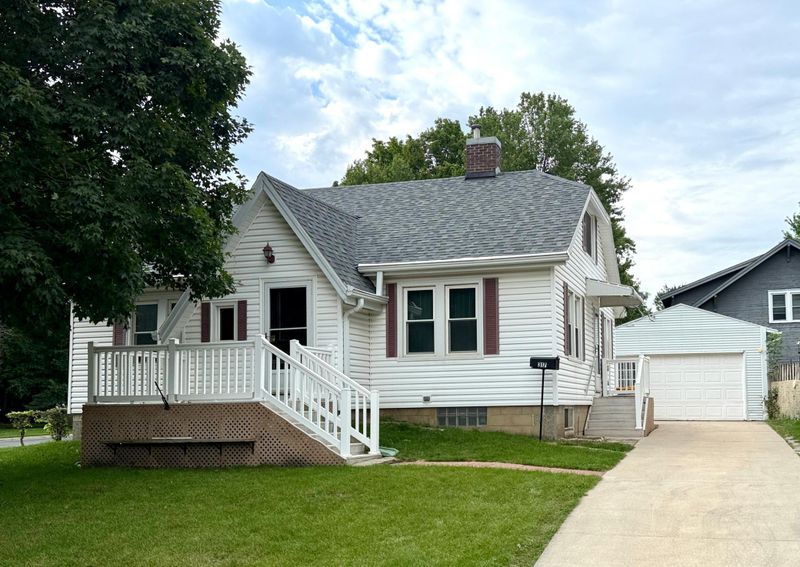 317 W Grant St, Spring Valley, MN 55975