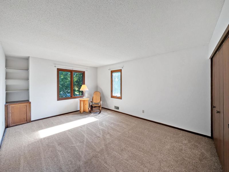 4694 Lenore Ln, Eagan, MN 55122