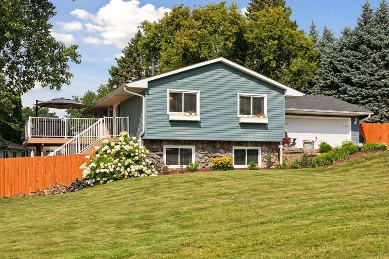 189 Sterling St N, Maplewood, MN 55119