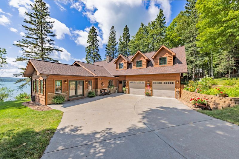 38411 N Sugar Lake Rd, Cohasset, MN 55721