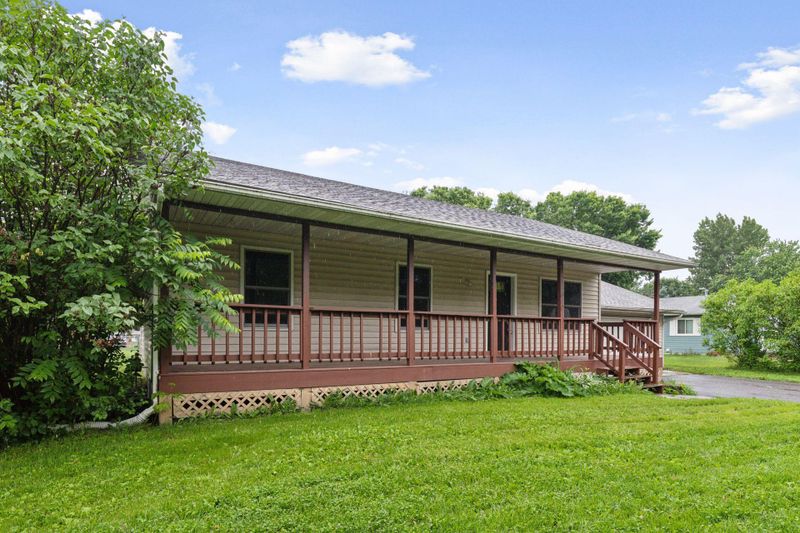 640 W 10th St, Rush City, MN 55069