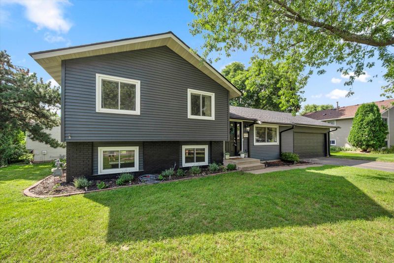 1655 Walnut Ln, Eagan, MN 55122