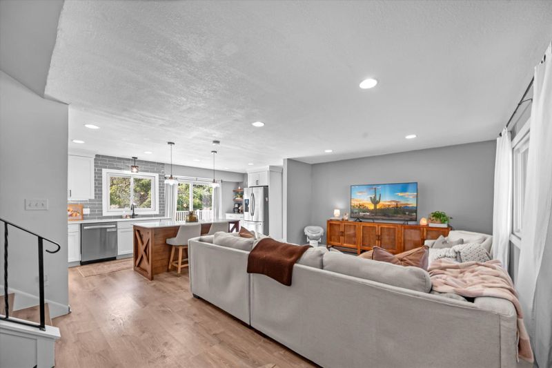 1655 Walnut Ln, Eagan, MN 55122