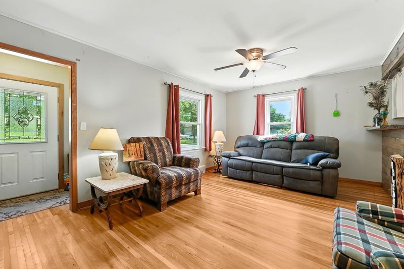 709 1st St N, Waterville, MN 56096