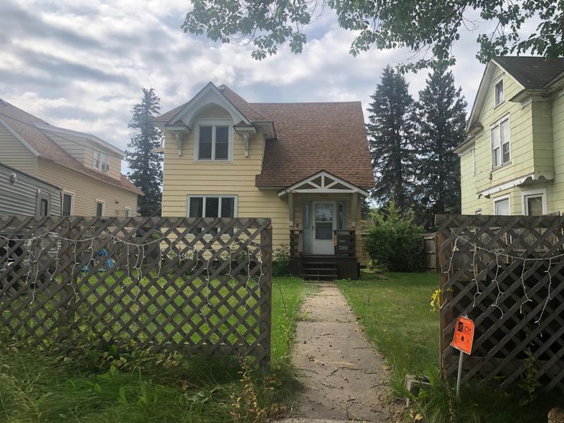 504 8 1/2 St S, Virginia, MN 55792