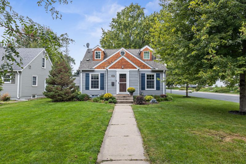 3200 Edgewood Ave S, Saint Louis Park, MN 55426