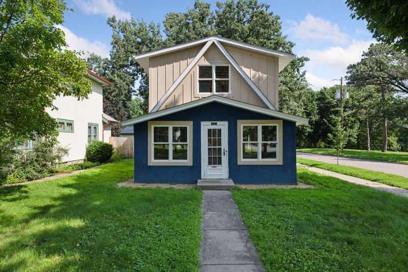 3726 E Minnehaha Pw, Minneapolis, MN 55406