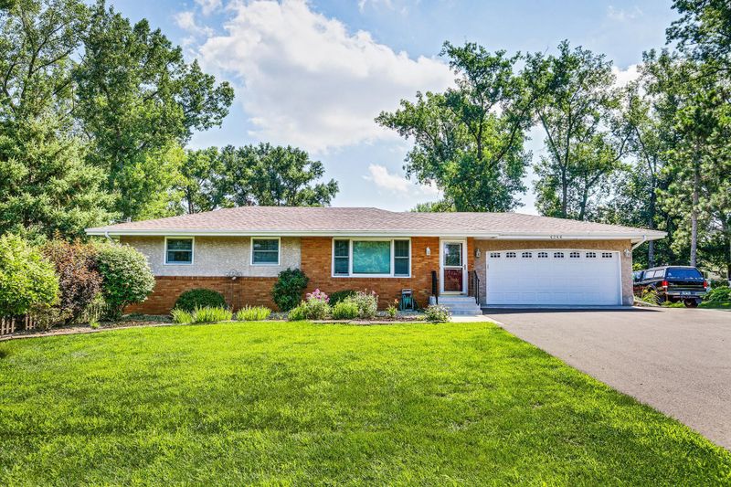 4244 Mcmenemy St, Vadnais Heights, MN 55127