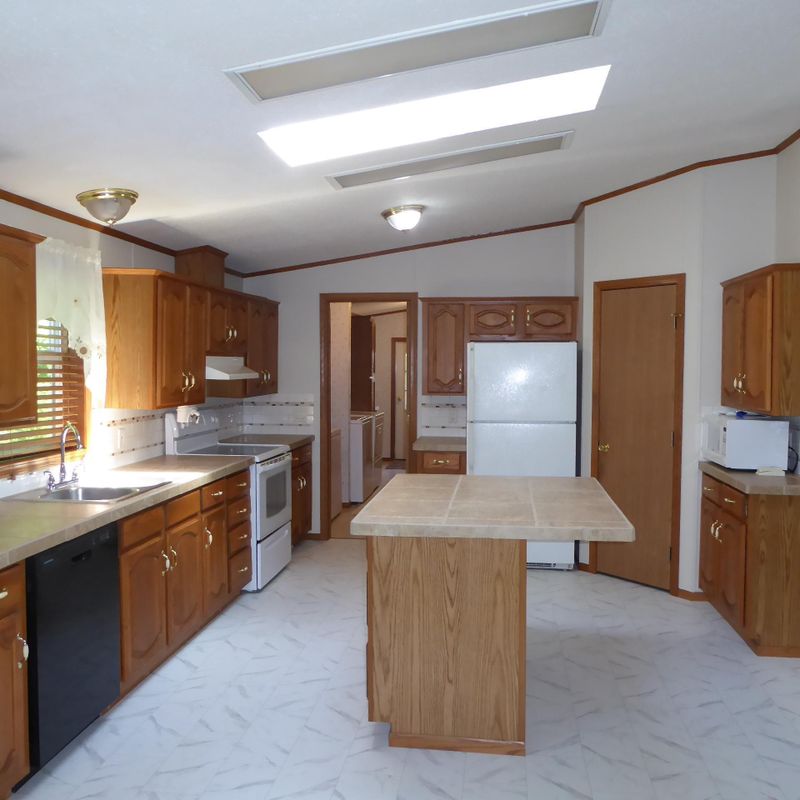 204 Sullivan Ave S, Hinckley, MN 55037