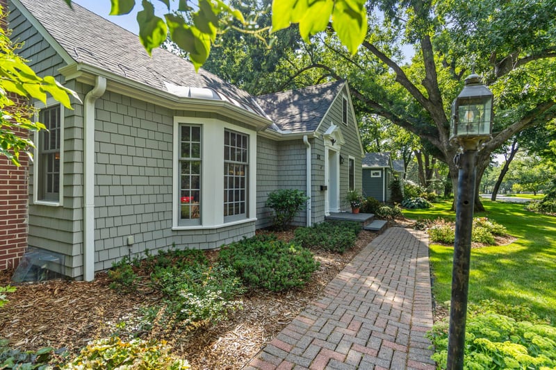 532 Janalyn Cir, Golden Valley, MN 55416
